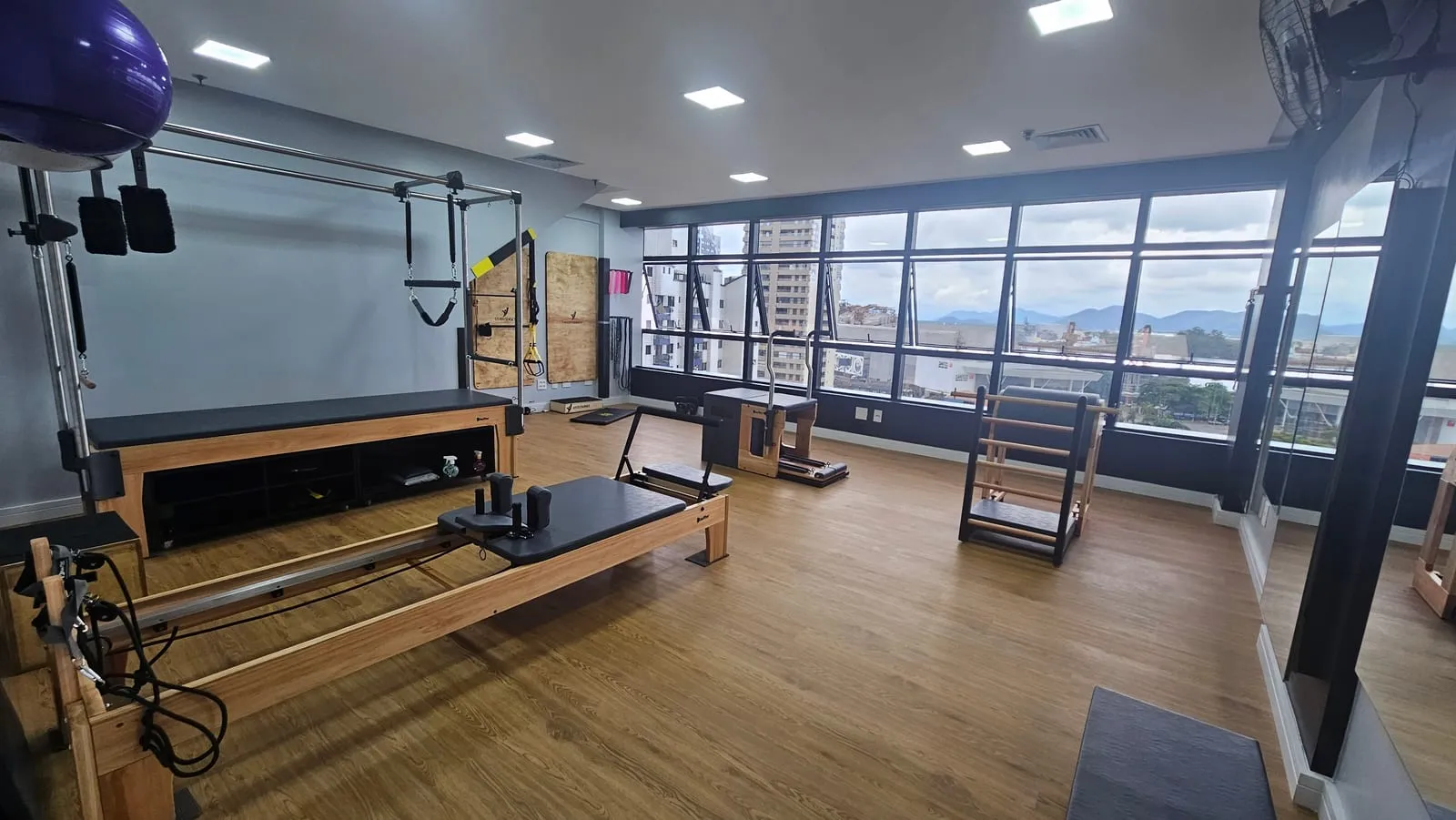 Estúdio de Pilates clínico na Ponta da Praia